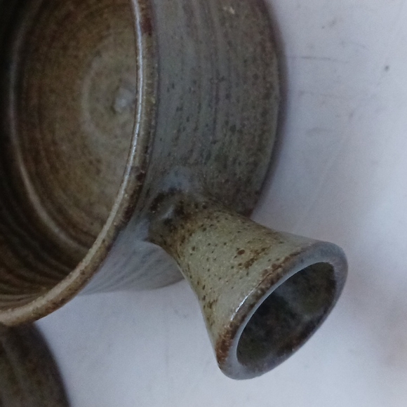 Handmade tan ceramic soup bowls with handles (2) - Picture 4 of 6